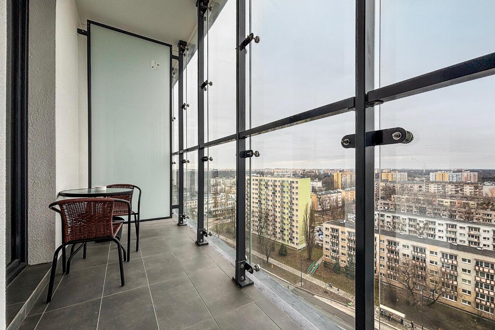 Rentplanet - Apartamenty Kasprzaka Warszawa Exteriör bild