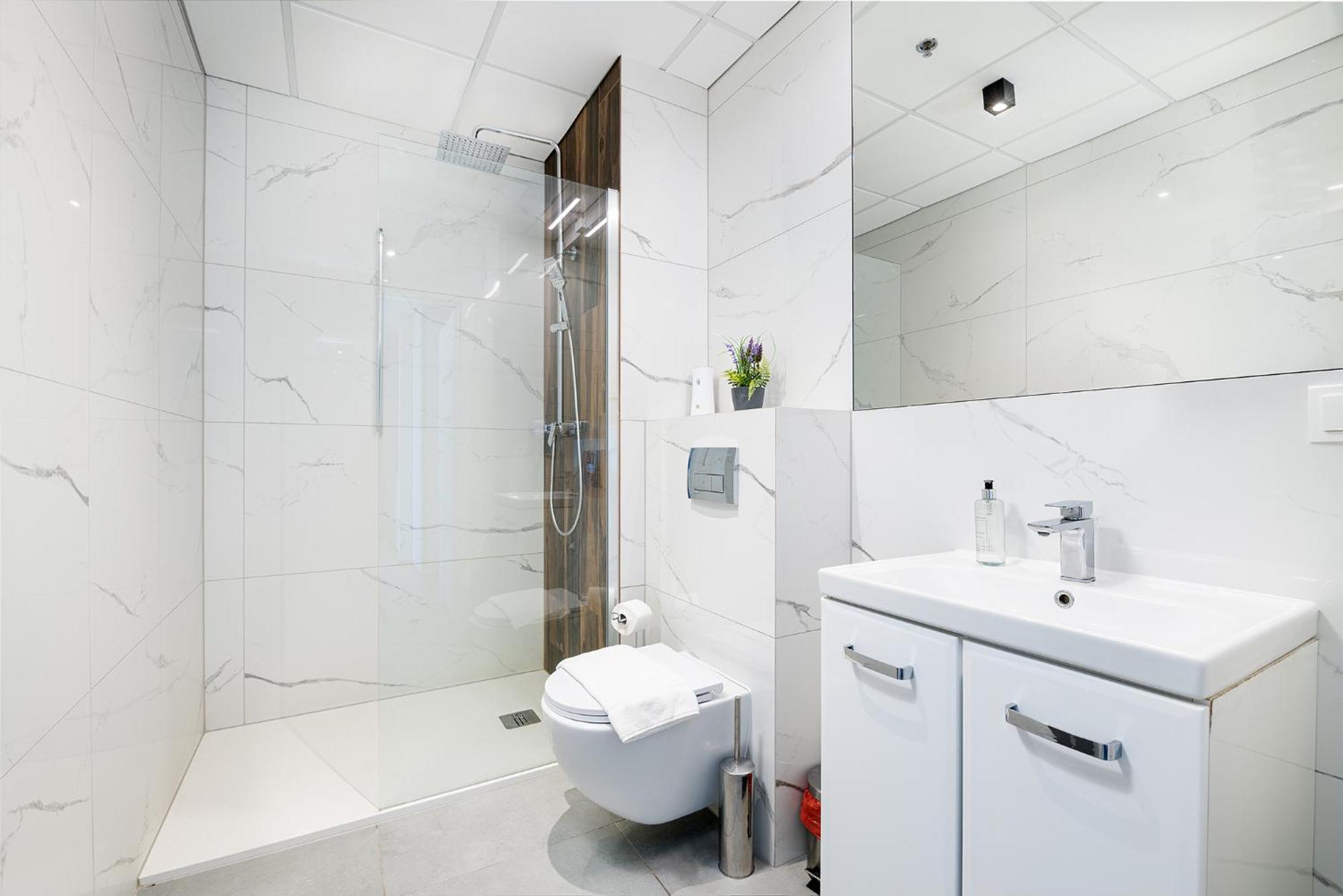 Rentplanet - Apartamenty Kasprzaka Warszawa Exteriör bild