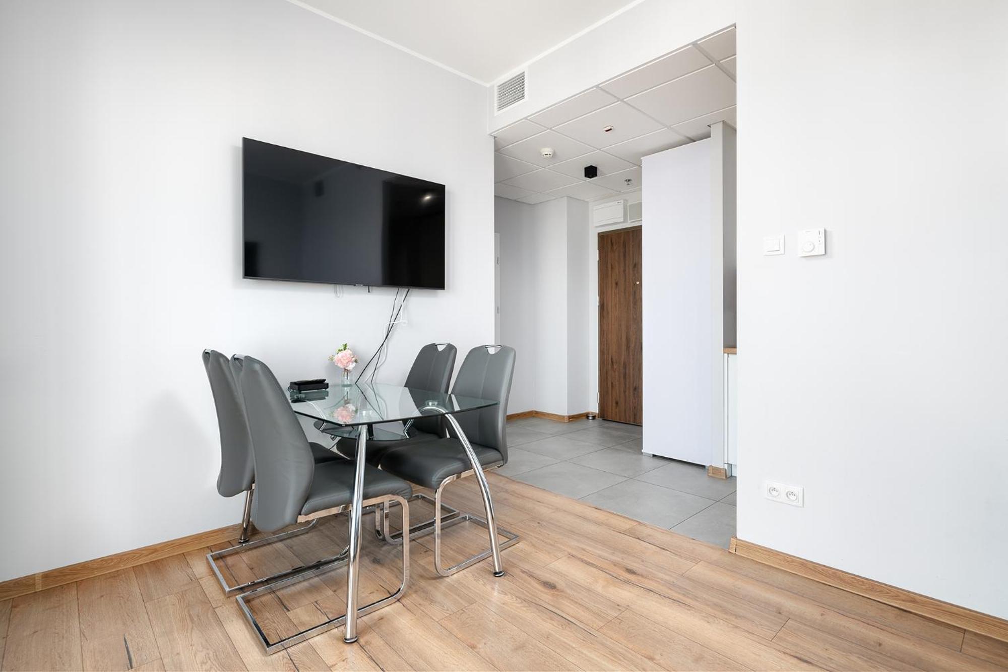 Rentplanet - Apartamenty Kasprzaka Warszawa Exteriör bild