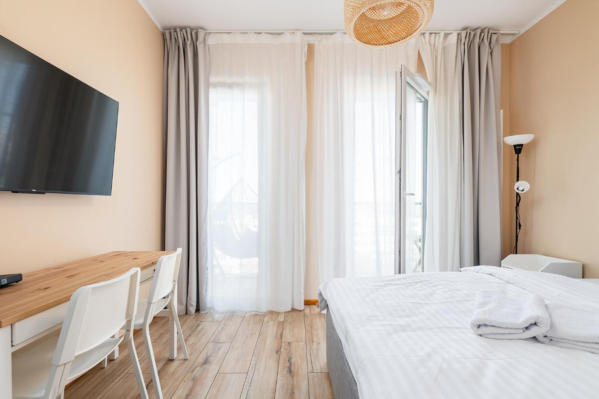 Rentplanet - Apartamenty Kasprzaka Warszawa Exteriör bild