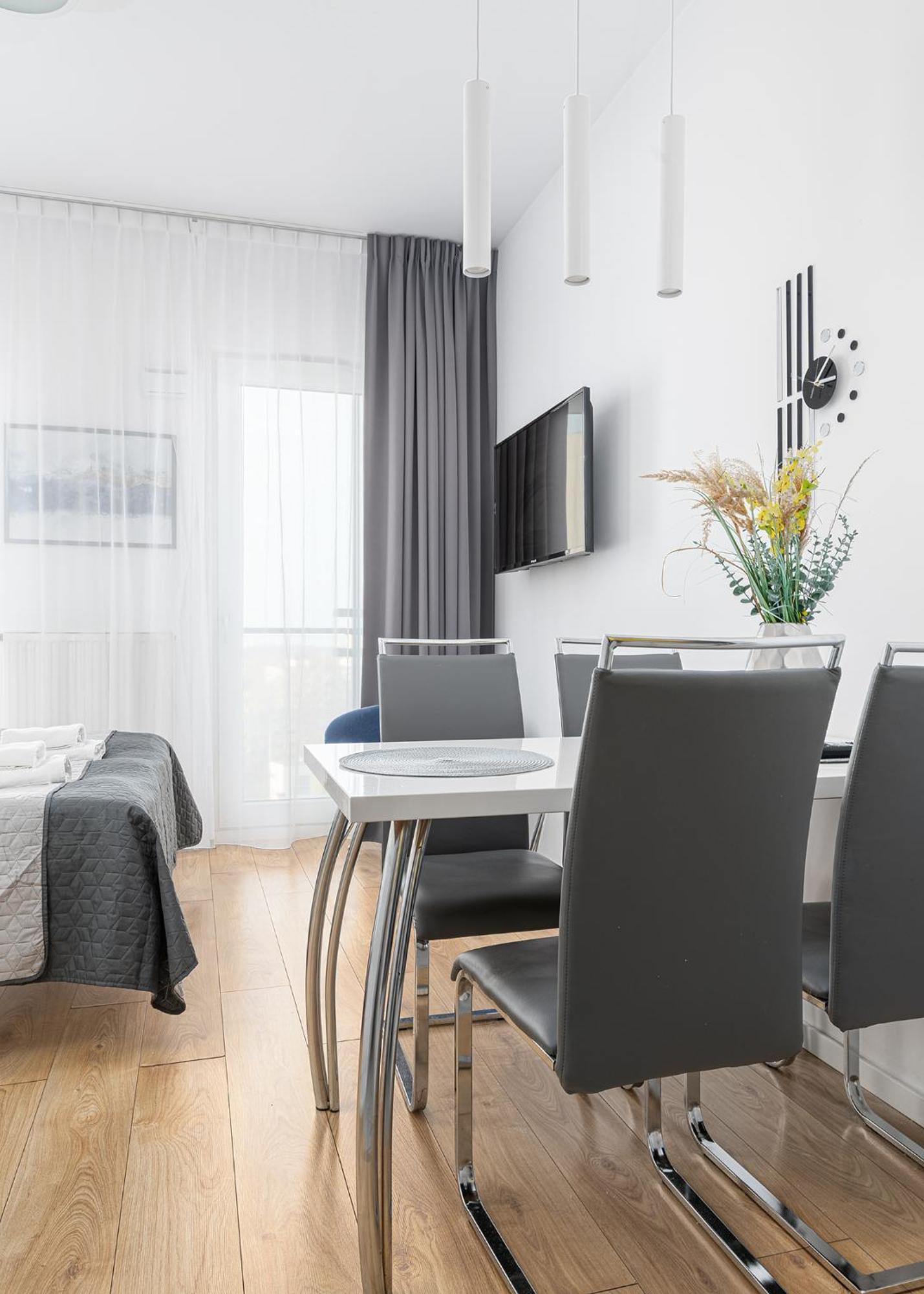 Rentplanet - Apartamenty Kasprzaka Warszawa Exteriör bild